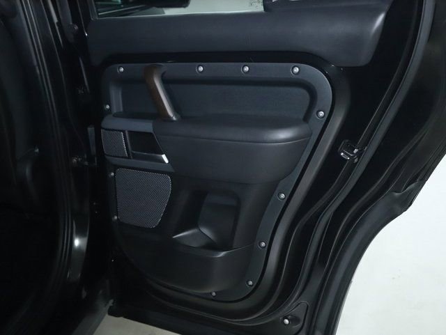 Used 2021 Land Rover Defender 110 X image 32