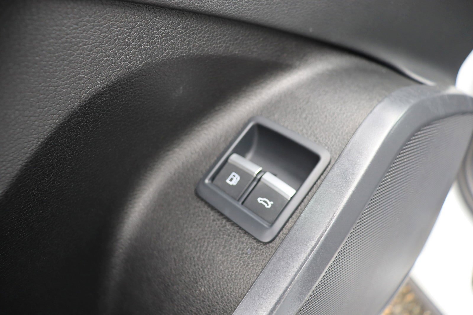 Used 2022 Audi Q5 e Premium w/ Convenience Package image 26