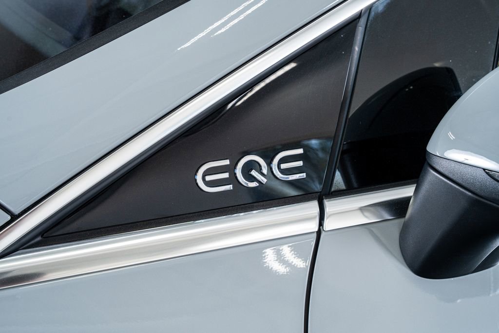 Used 2023 Mercedes-Benz EQE 500 4MATIC Sedan image 21