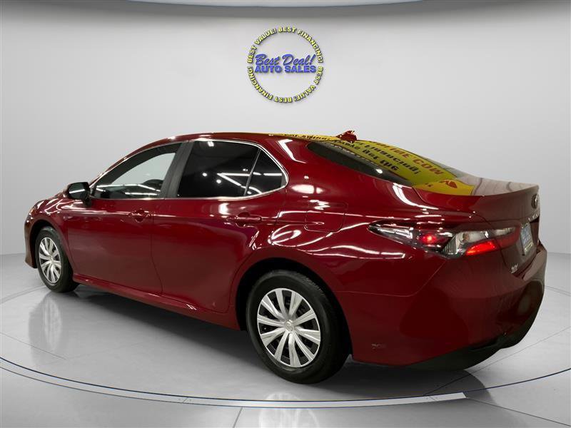 Used 2022 Toyota Camry LE image 3