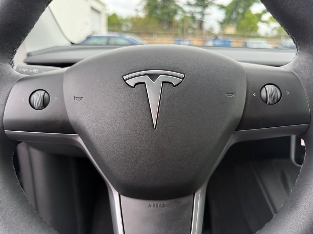 Used 2023 Tesla Model Y Long Range AWD/4WD image 19