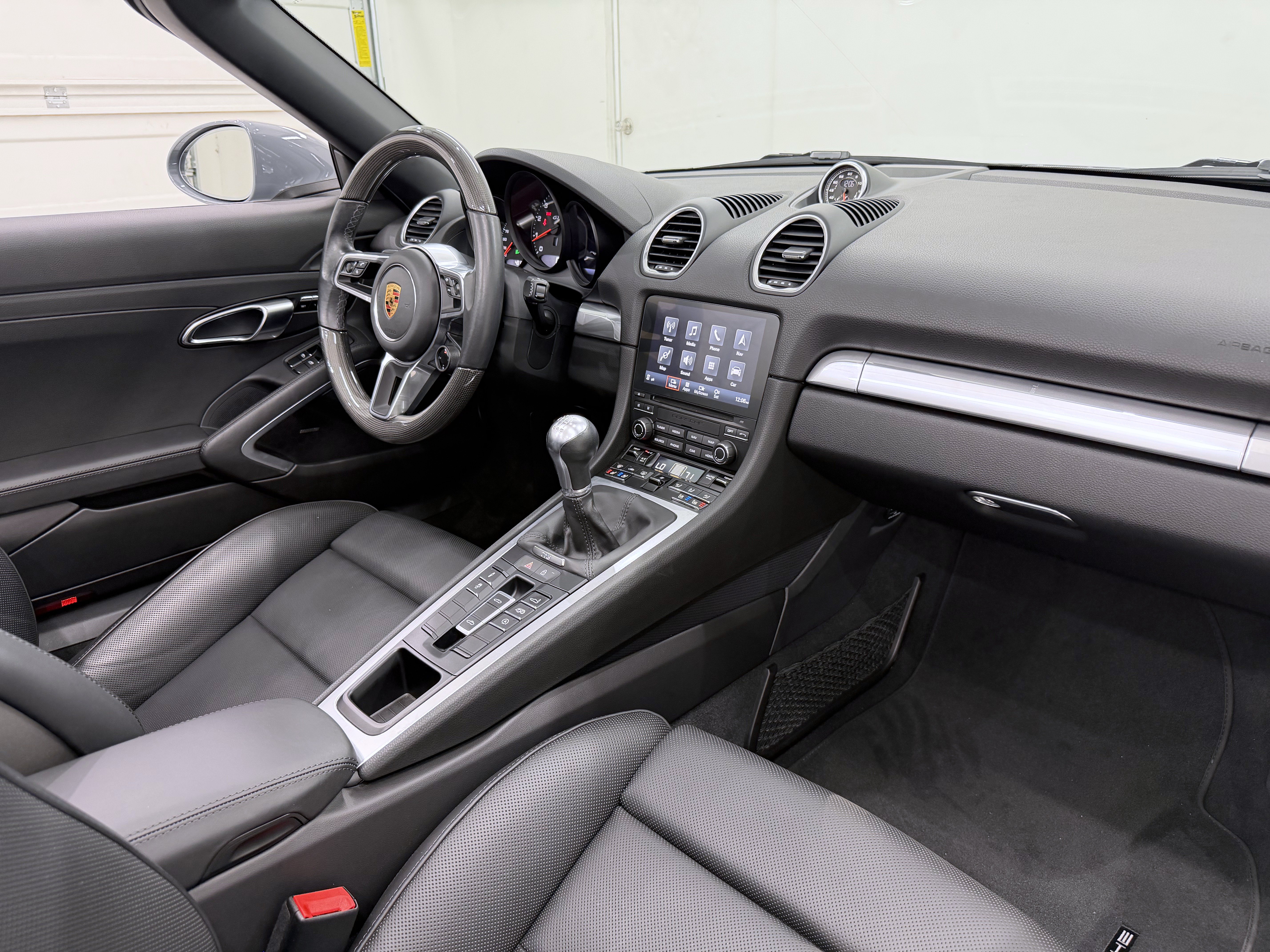 Used 2024 Porsche 718 Boxster GTS RWD image 25