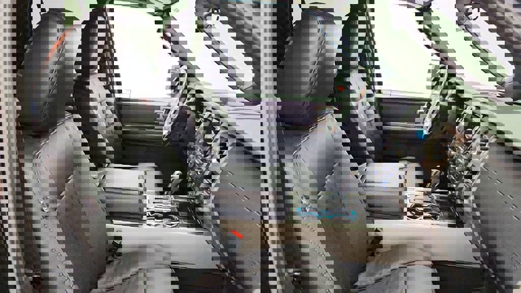 Used 2016 Ford Expedition Limited image 24