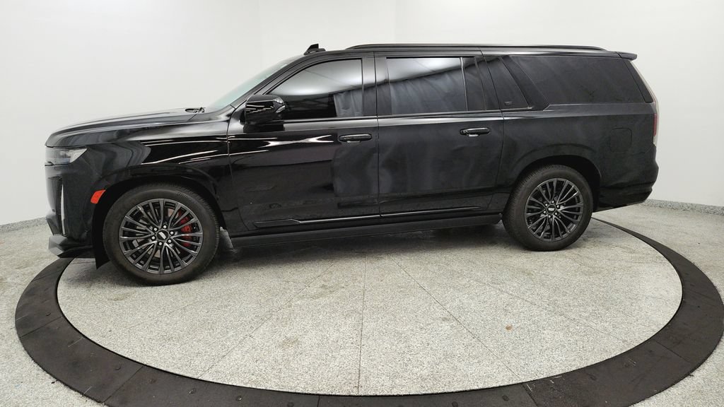 Used 2023 Cadillac Escalade ESV V w/ Heavy-Duty Trailer Package AWD/4WD image 2