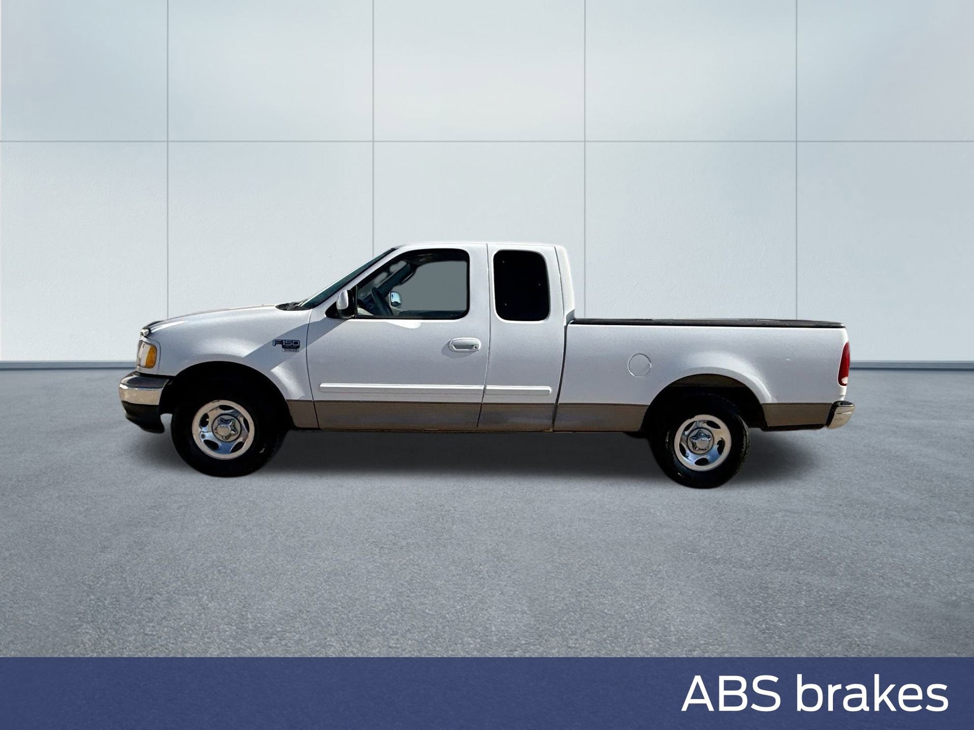 Used 2003 Ford F150 XLT image 11