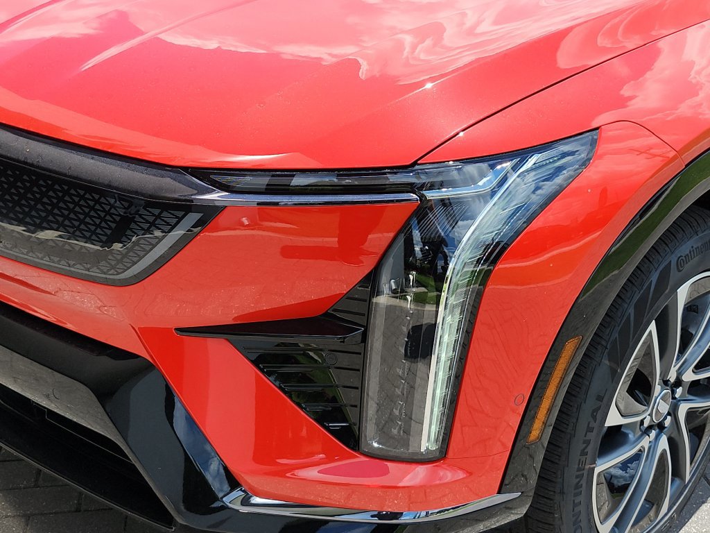 New 2027 Cadillac Optiq Premium Sport AWD/4WD image 8