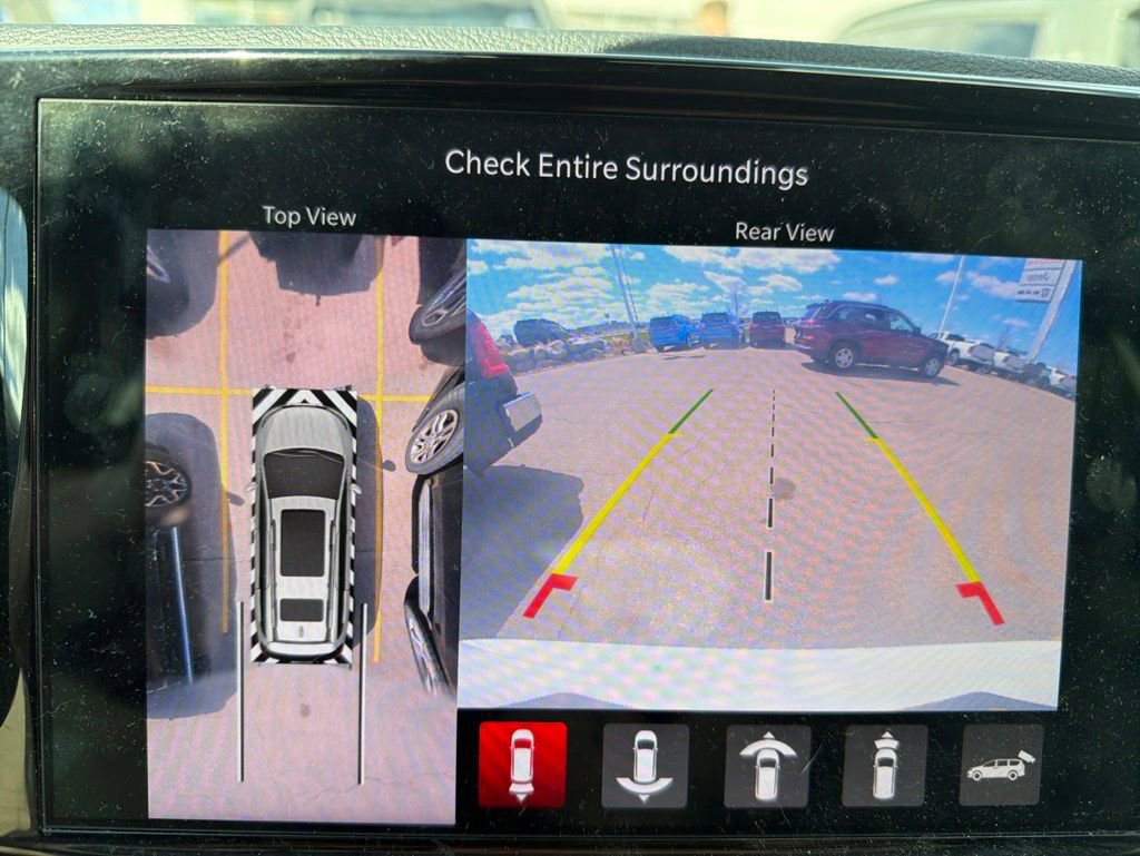 Used 2024 Chrysler Pacifica Touring-L w/ Road Tripper Package FWD image 14