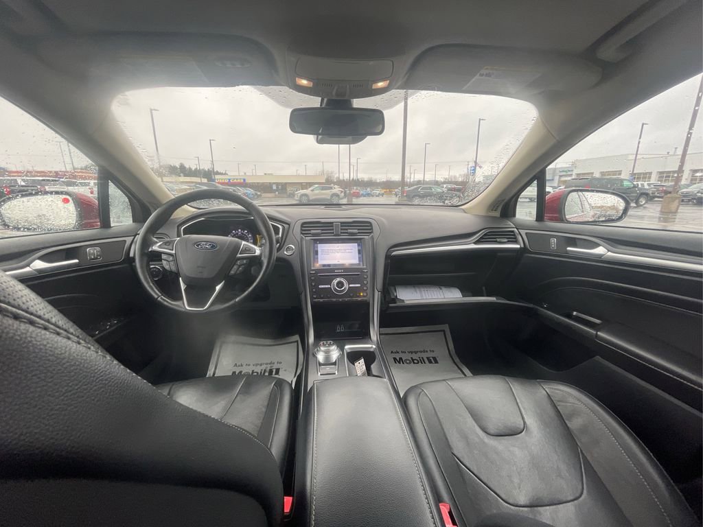 Used 2019 Ford Fusion Titanium image 33