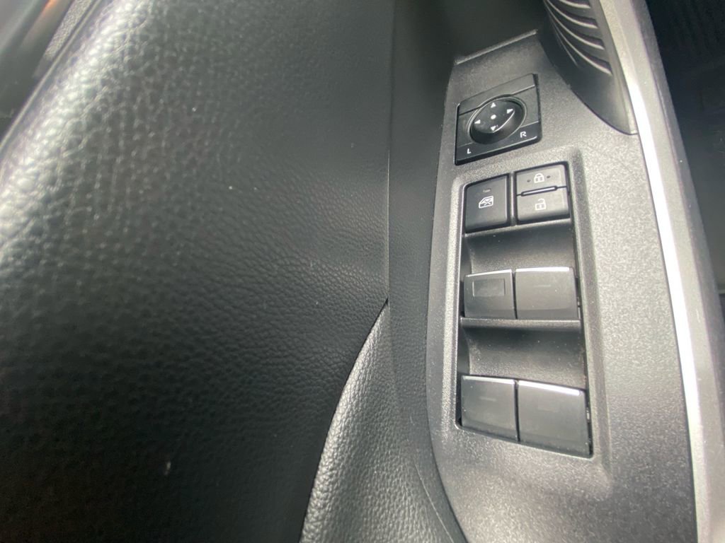 Used 2024 Toyota RAV4 XLE w/ Convenience Package AWD/4WD image 12