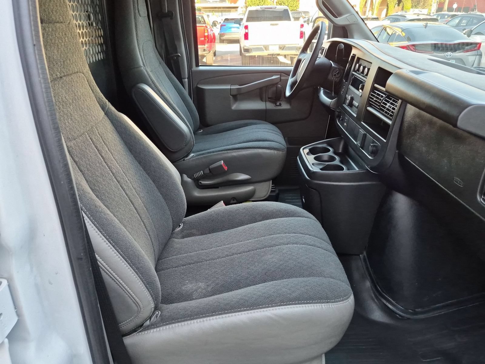 Used 2025 Chevrolet Express 2500 w/ Driver Convenience Package RWD image 27