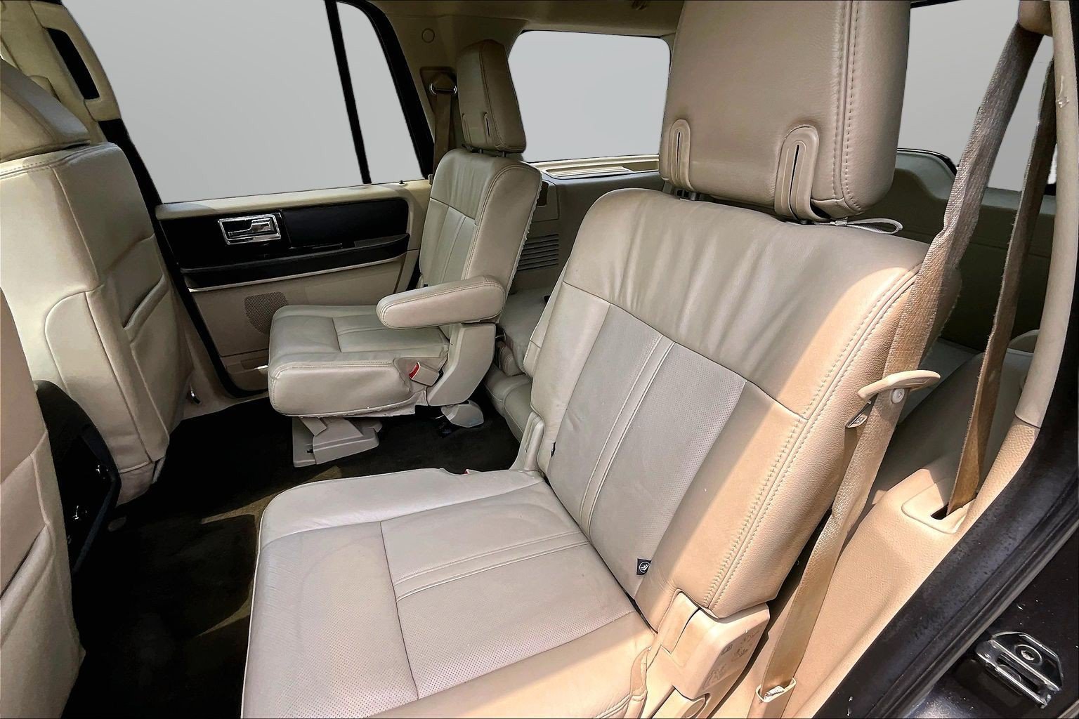 Used 2015 Lincoln Navigator 4WD w/ Equipment Group 101A Reserve image 18