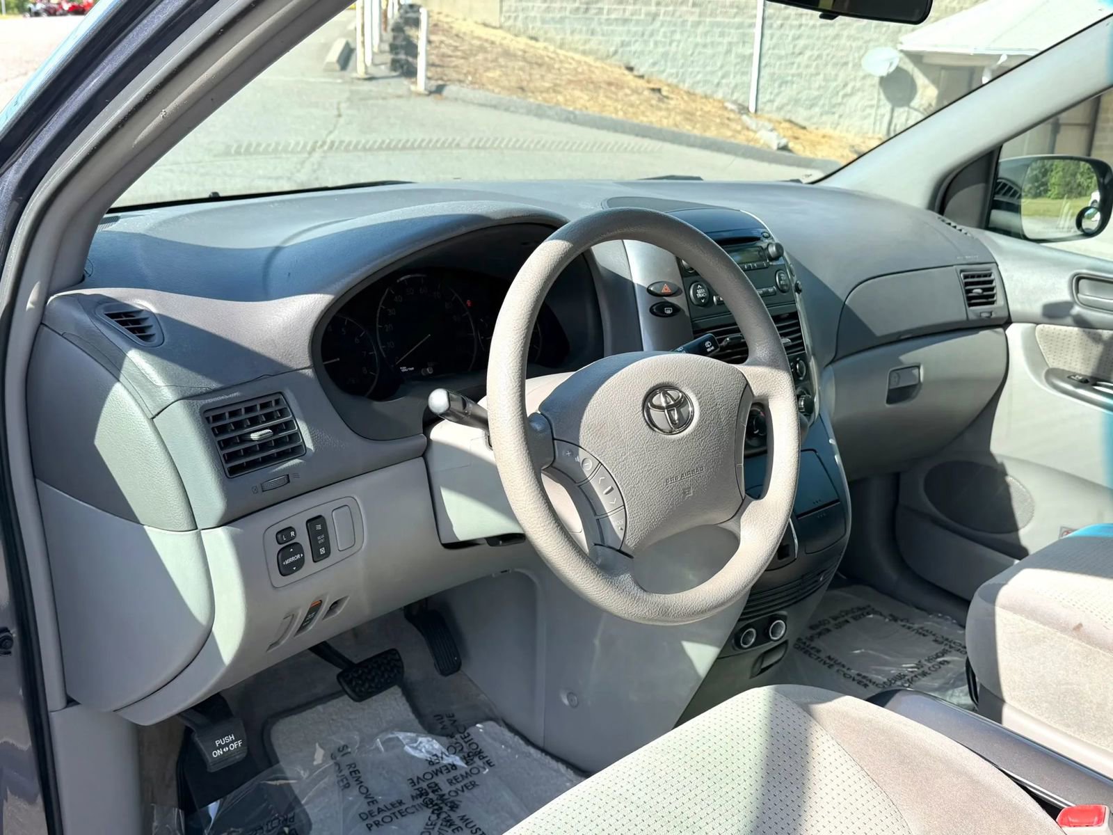 Used 2008 Toyota Sienna LE FWD image 23
