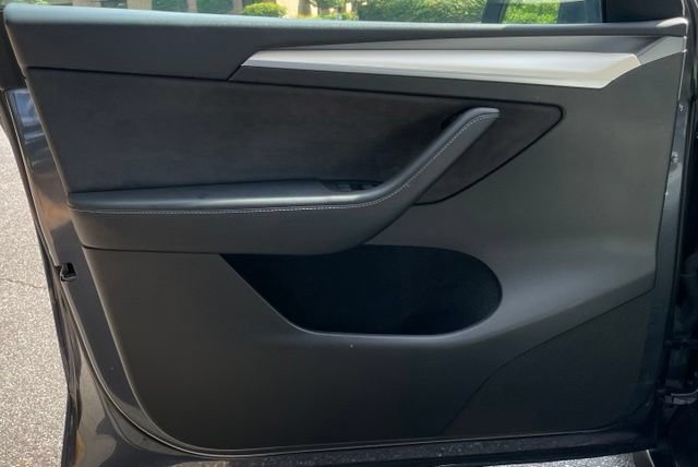 Used 2023 Tesla Model Y Performance AWD/4WD image 13