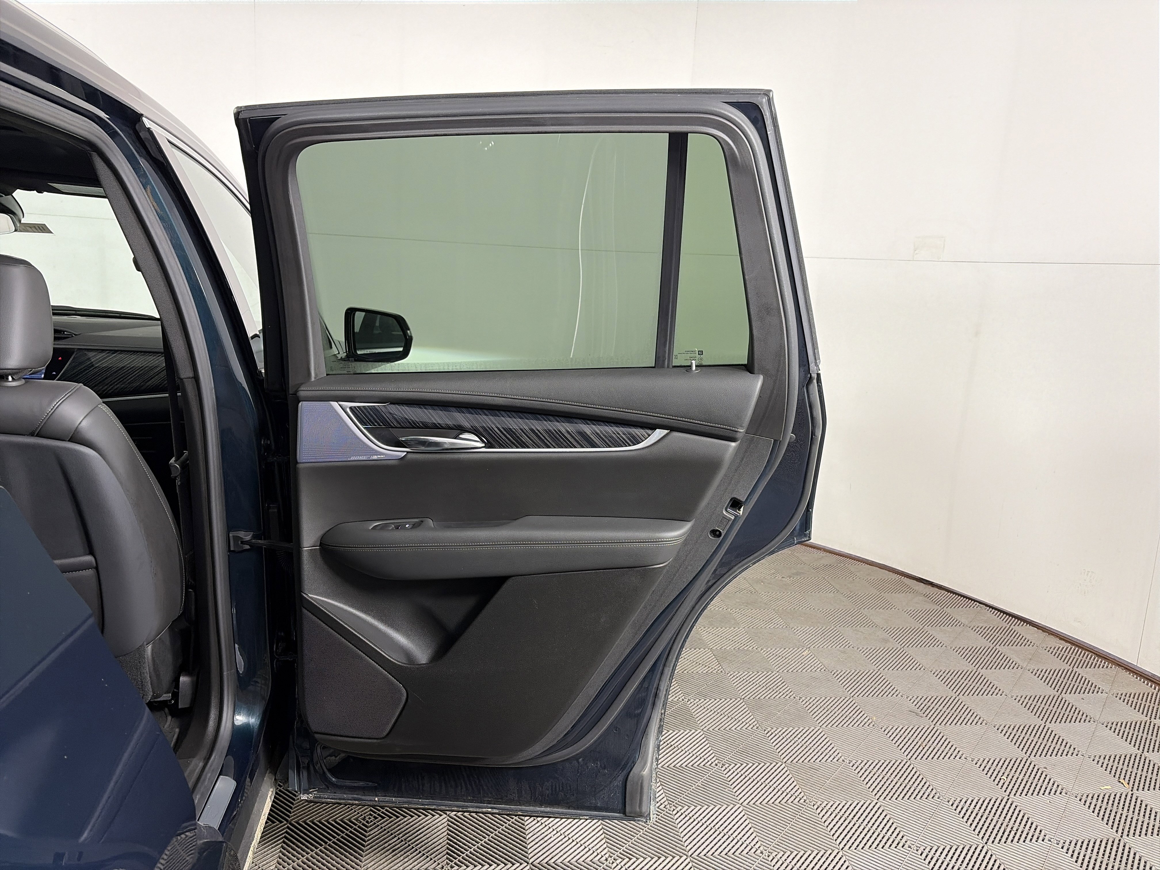 Certified 2025 Cadillac XT6 Premium Luxury image 38