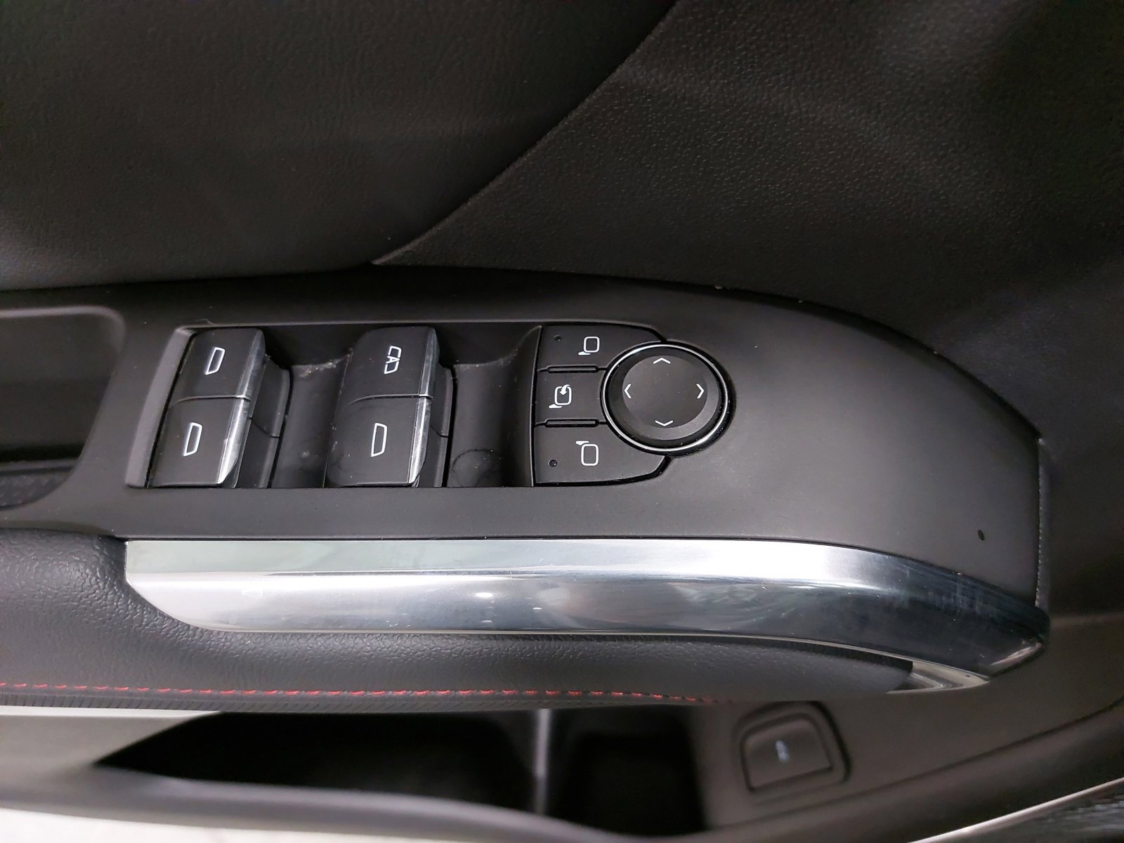 Used 2024 Chevrolet Traverse RS w/ LPO, Floor Liner Package image 29