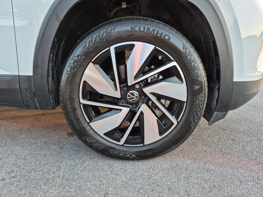 Used 2024 Volkswagen Atlas SE FWD image 16
