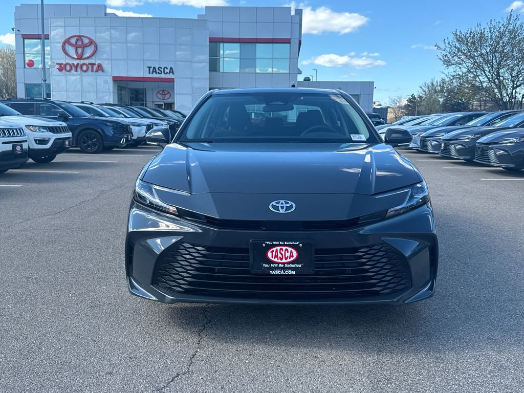Used 2025 Toyota Camry LE AWD/4WD image 2