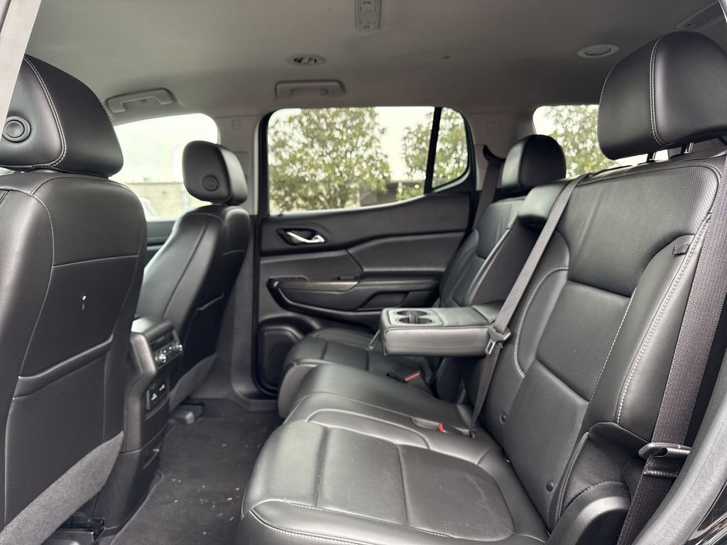 Used 2023 GMC Acadia SLT image 11