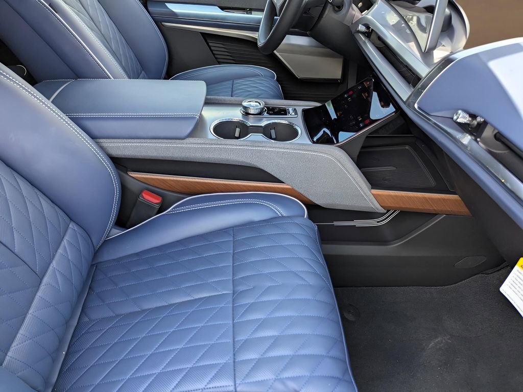 New 2026 Cadillac Vistiq Premium Luxury AWD/4WD image 19