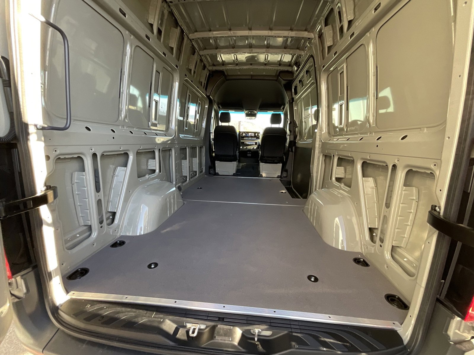 Used 2025 Mercedes-Benz Sprinter 2500 image 14