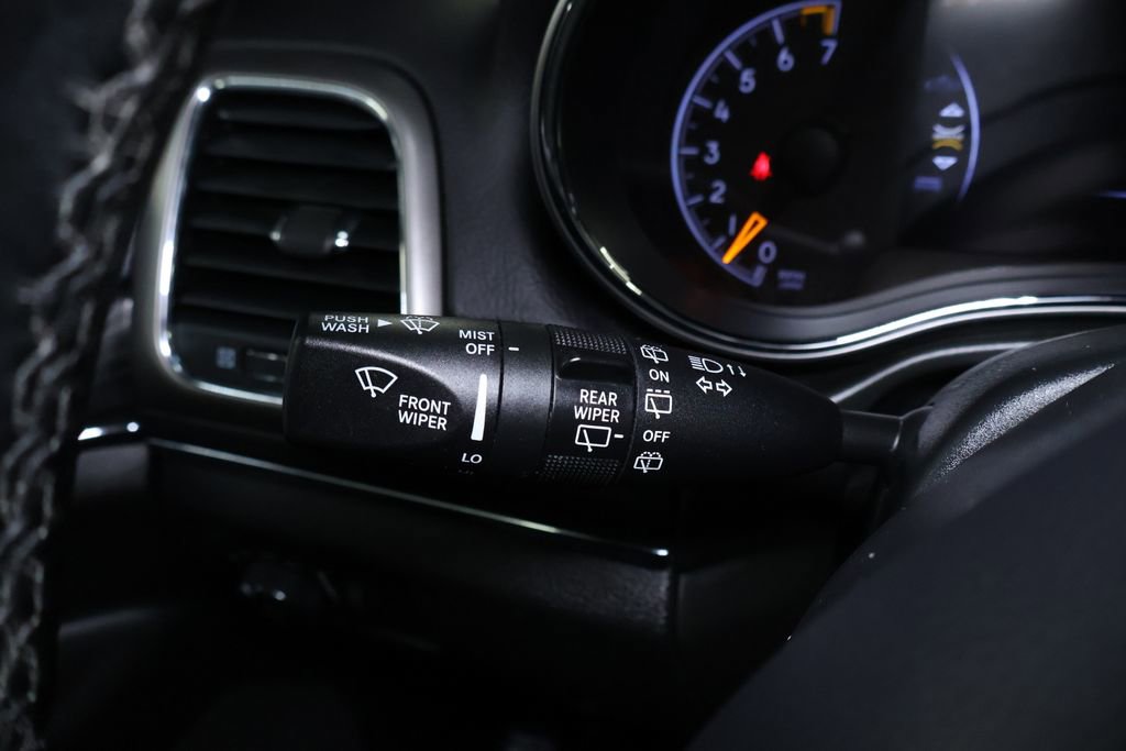 Used 2020 Jeep Grand Cherokee Limited image 26