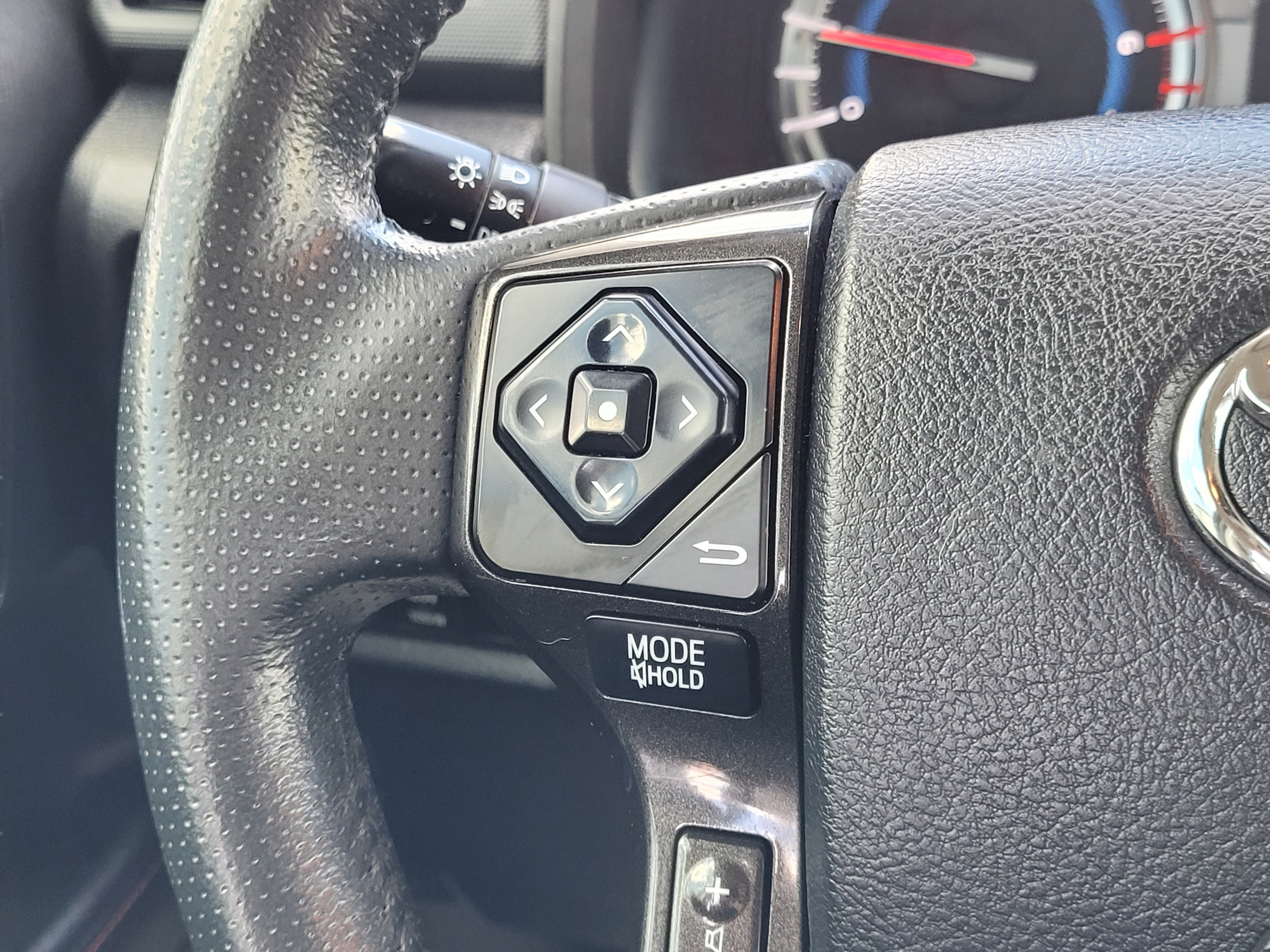 Used 2019 Toyota 4Runner TRD Off-Road Premium AWD/4WD image 14