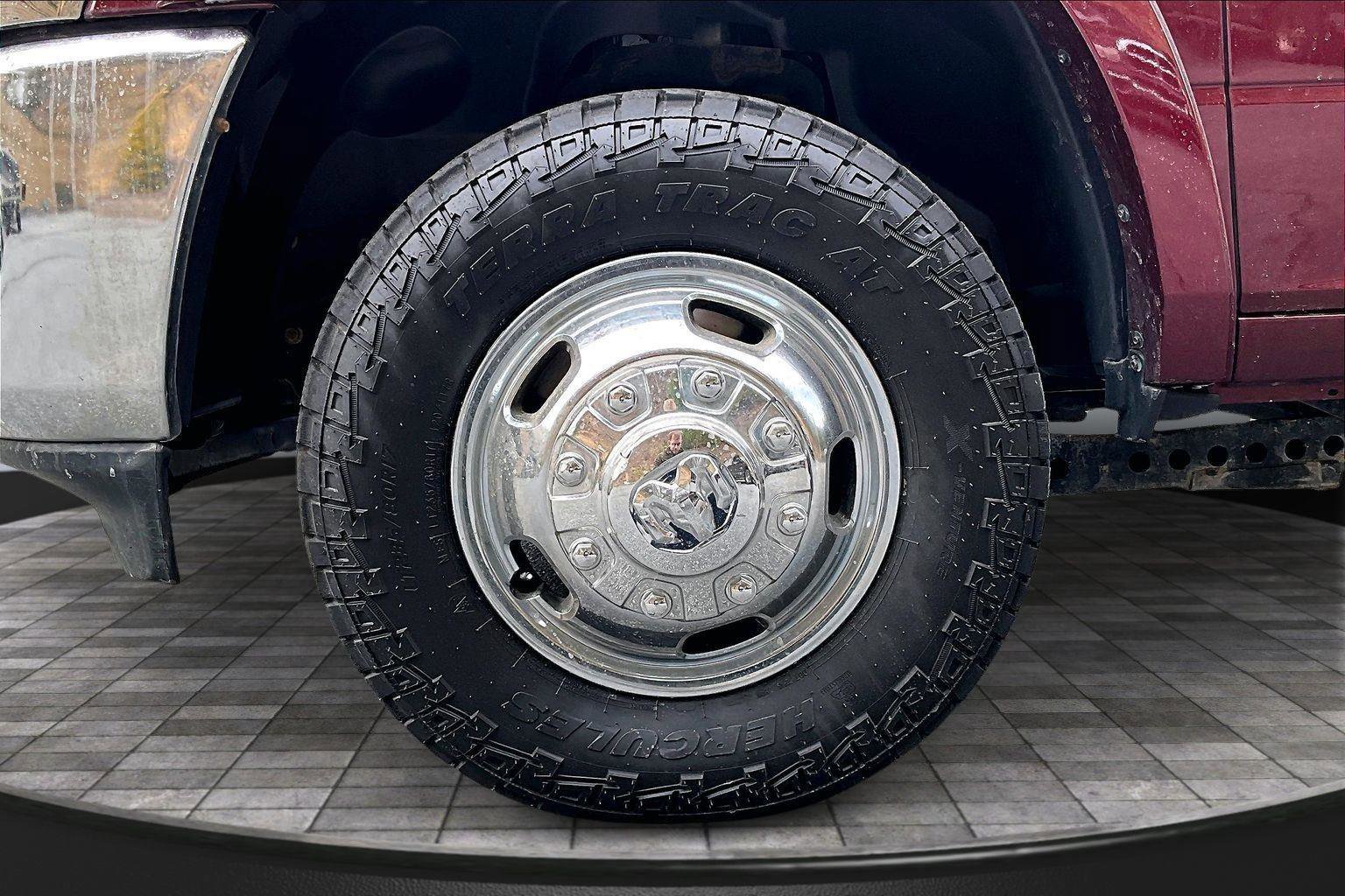 Used 2024 RAM 3500 Tradesman w/ Chrome Appearance Group image 9