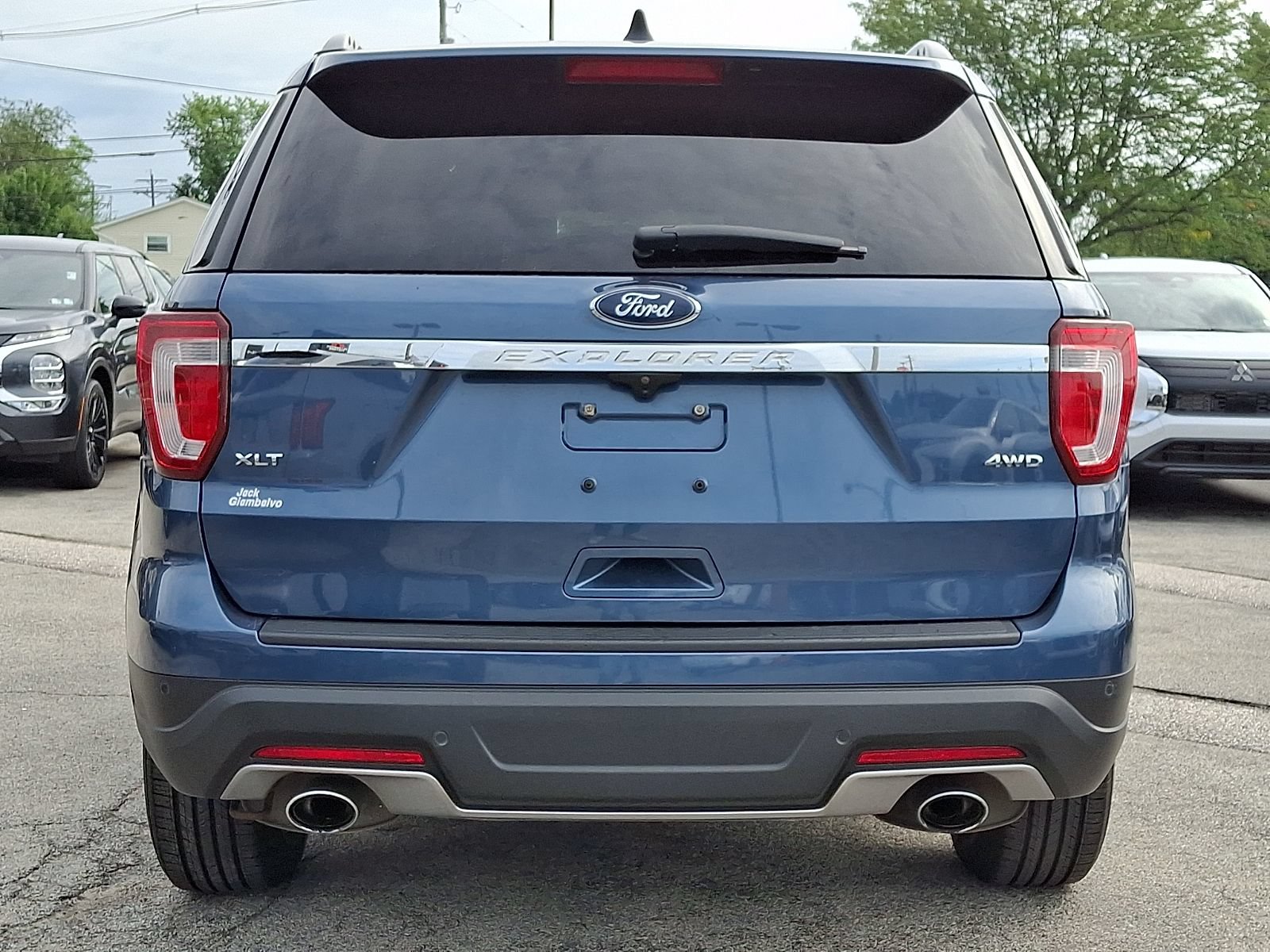 Used 2018 Ford Explorer XLT AWD/4WD image 5