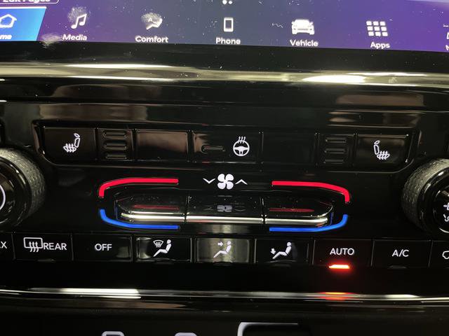 New 2025 Jeep Grand Cherokee Limited w/ Black Appearance Package image 8