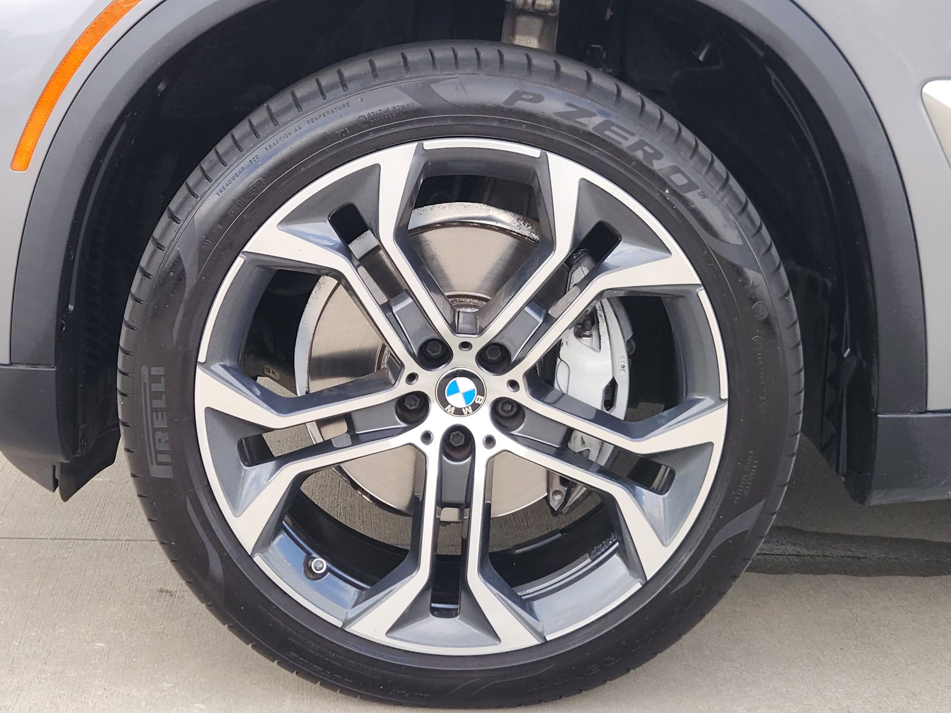 Used 2024 BMW X5 sDrive40i w/ Parking Assistance Package image 12