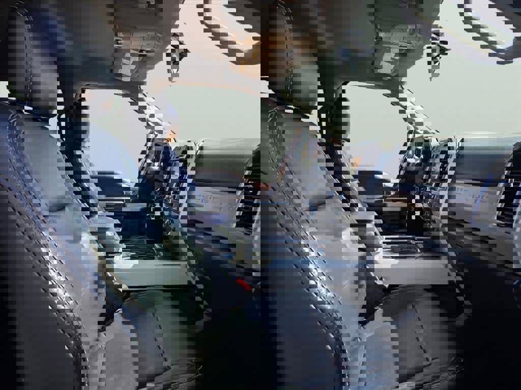 Used 2019 Ford F250 Lariat w/ Chrome Package image 28