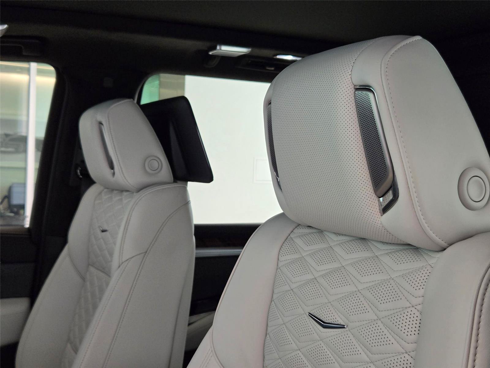 New 2026 Cadillac Escalade ESV Platinum Sport w/ LPO, Floor Liner Package AWD/4WD image 12