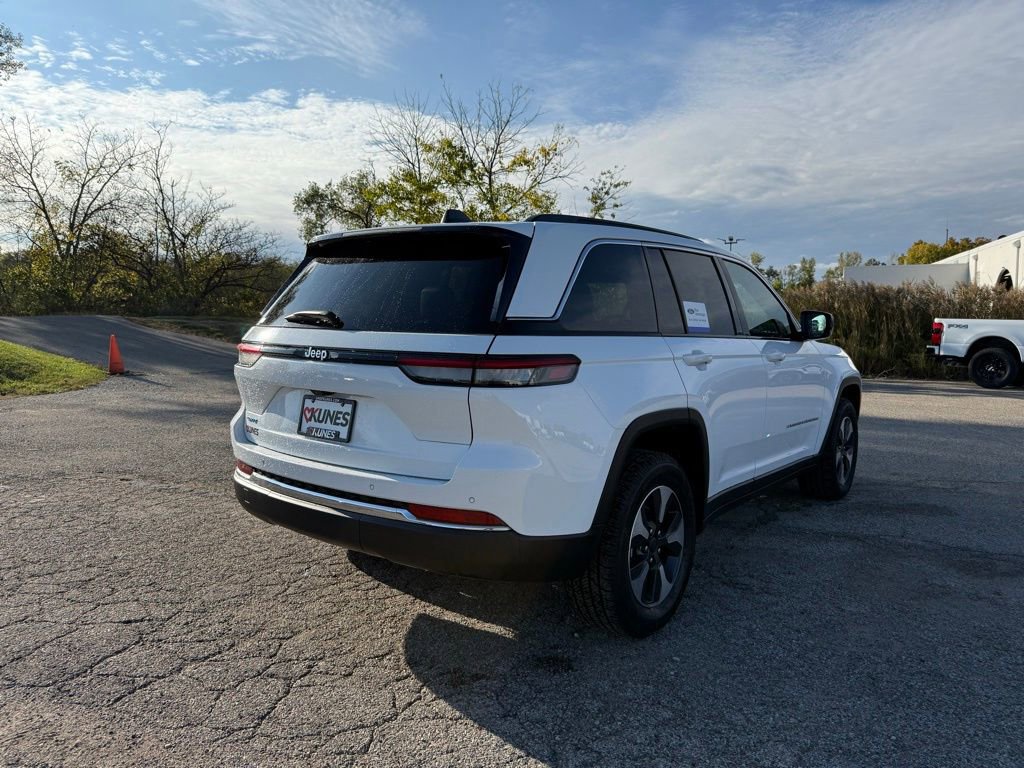 Used 2024 Jeep Grand Cherokee Limited 4xe image 12