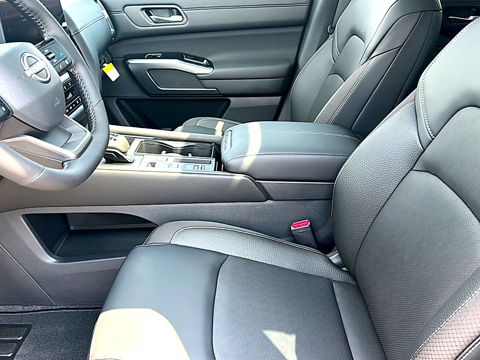 New 2026 Nissan Pathfinder SL w/ SL Premium Package FWD image 10