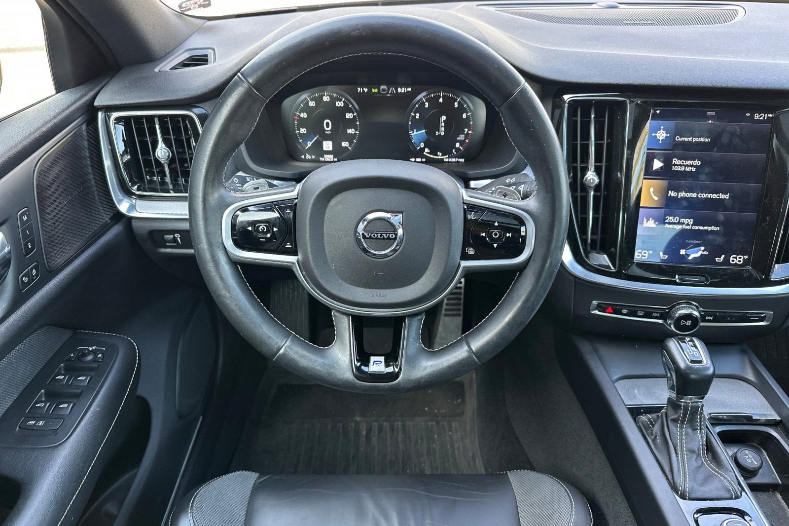 Used 2019 Volvo S60 T5 R-Design image 14
