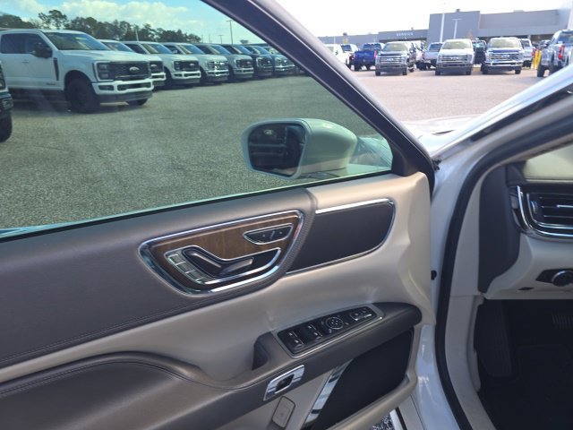 Used 2019 Lincoln Continental Select FWD image 13