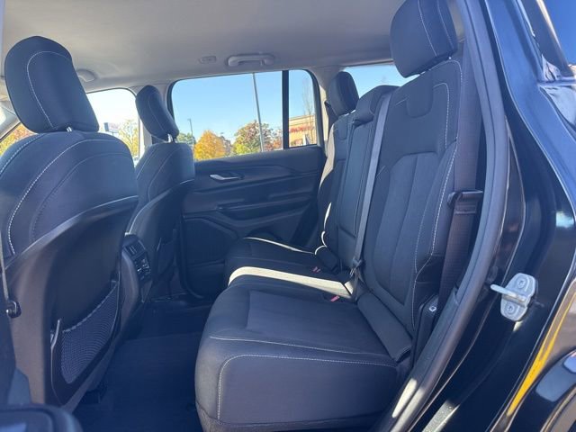 Certified 2023 Jeep Grand Cherokee Laredo image 10