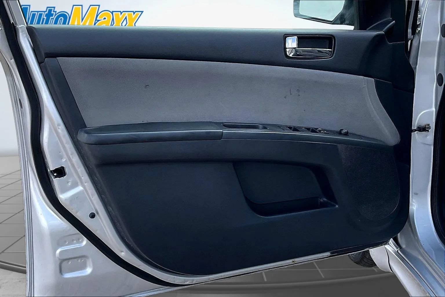 Used 2012 Nissan Sentra 2.0 SR w/ Special Edition Pkg FWD image 23