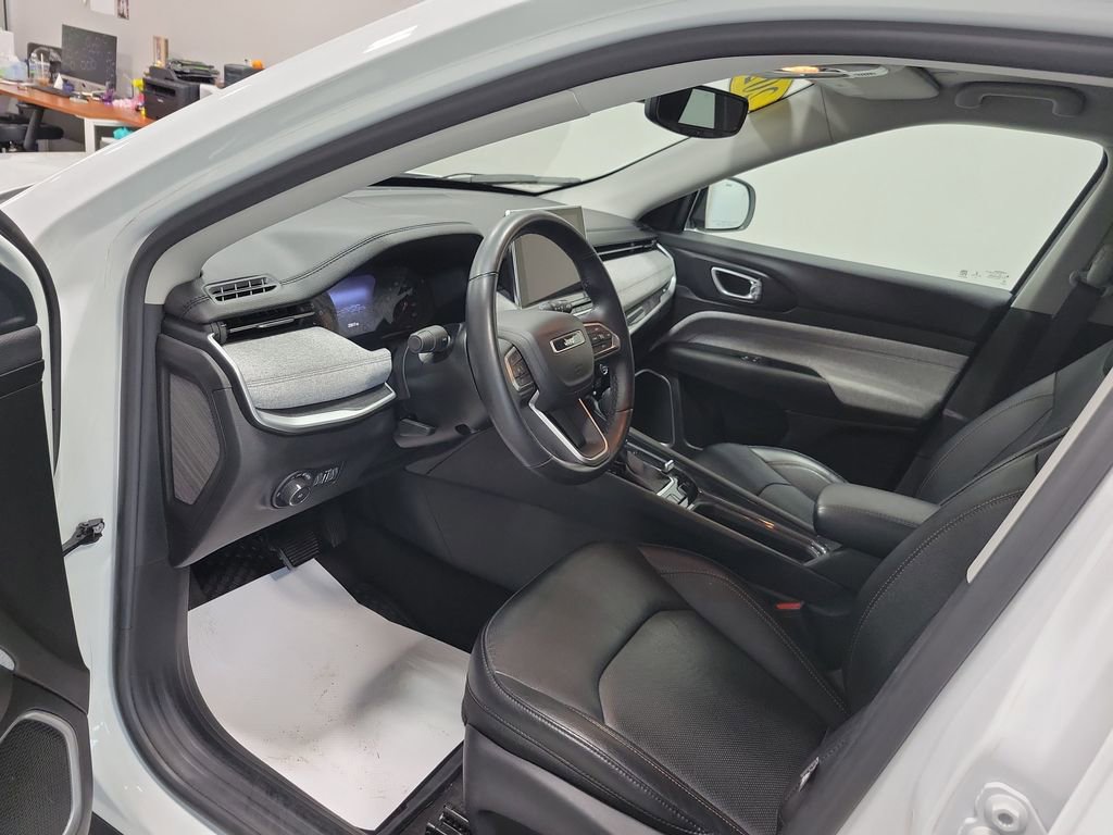 Used 2022 Jeep Compass Latitude AWD/4WD image 29