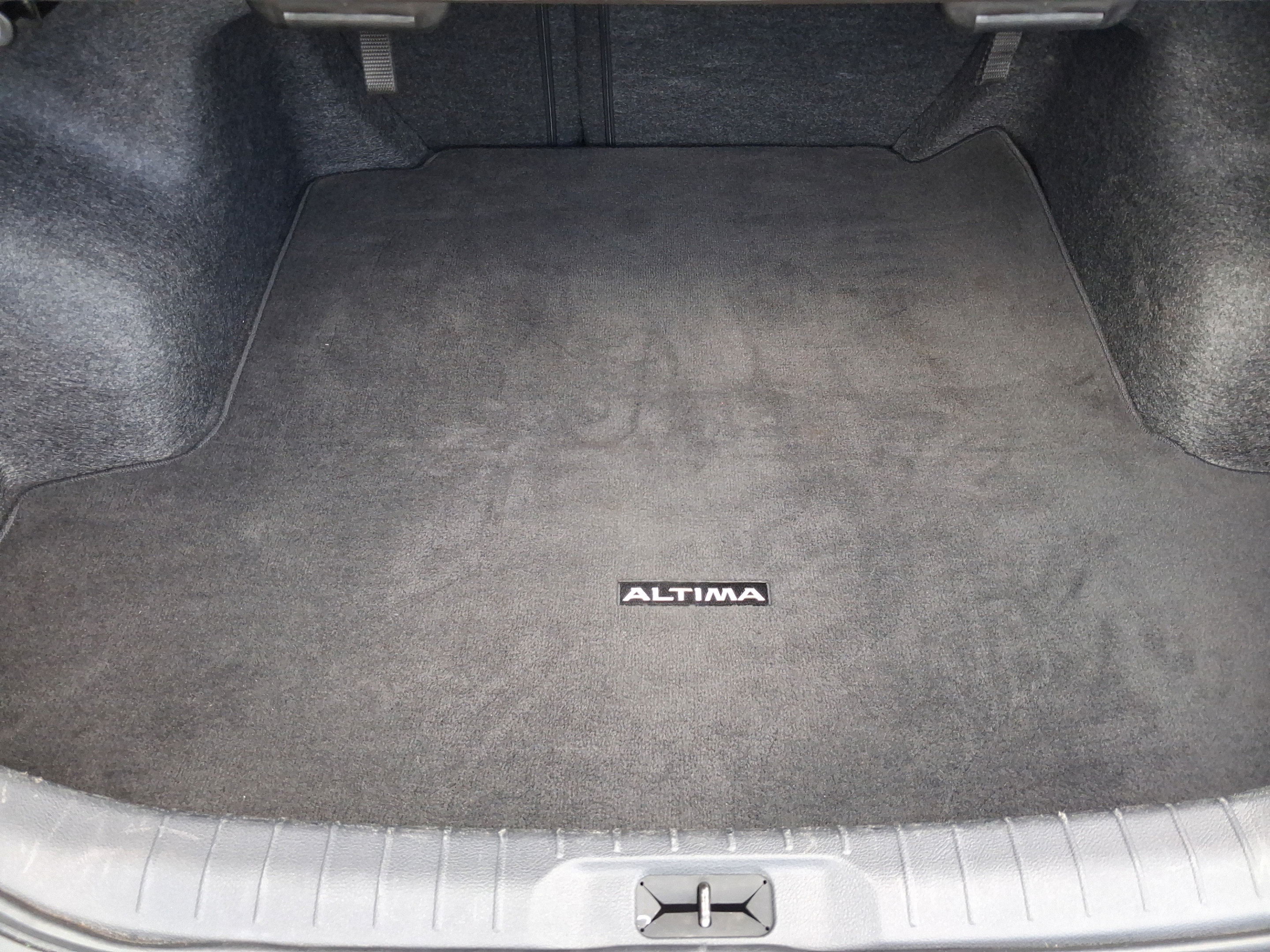 Used 2025 Nissan Altima 2.5 SV FWD image 29