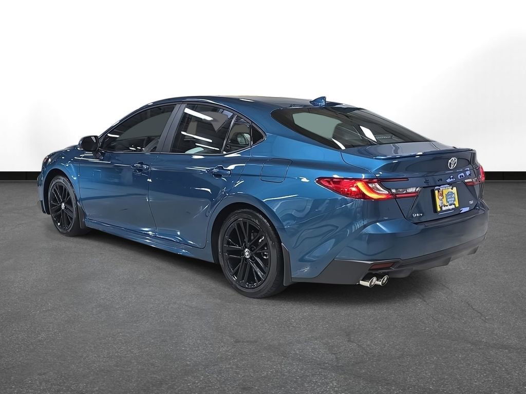 Used 2025 Toyota Camry SE image 8