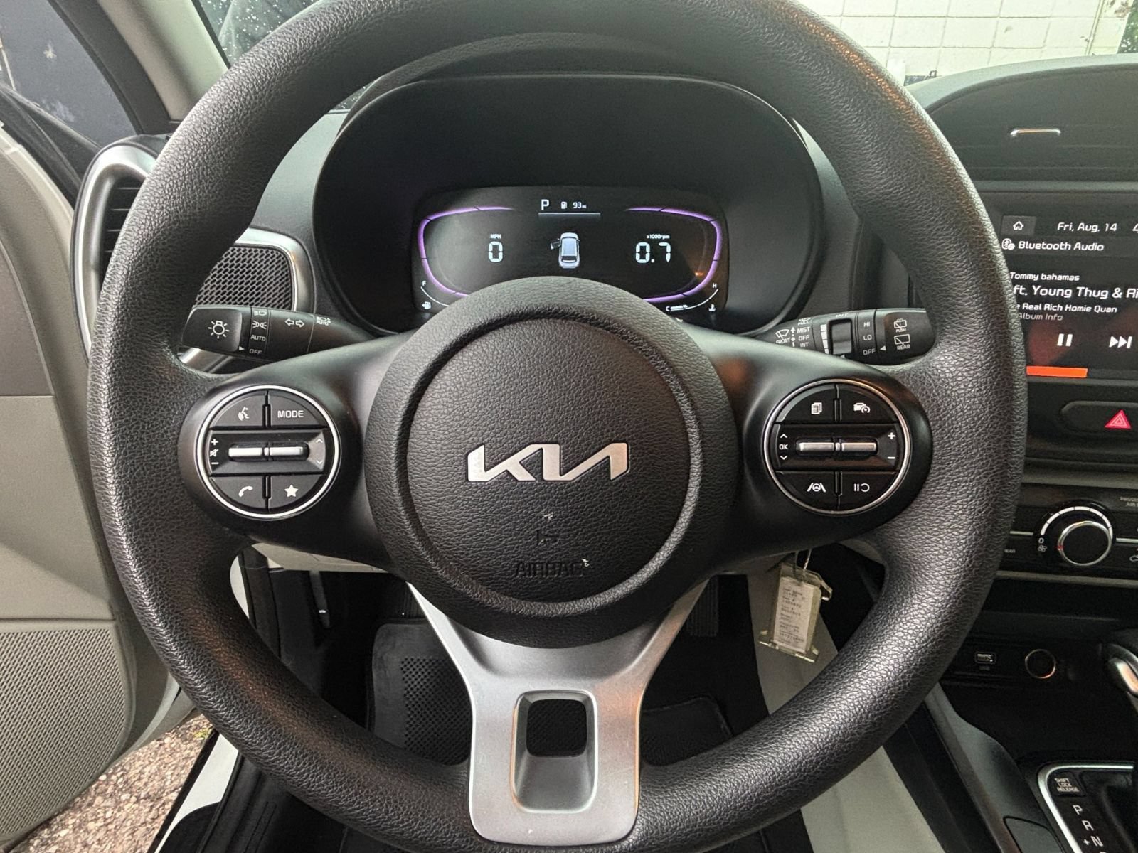 Used 2025 Kia Soul LX w/ LX Technology Package FWD image 24