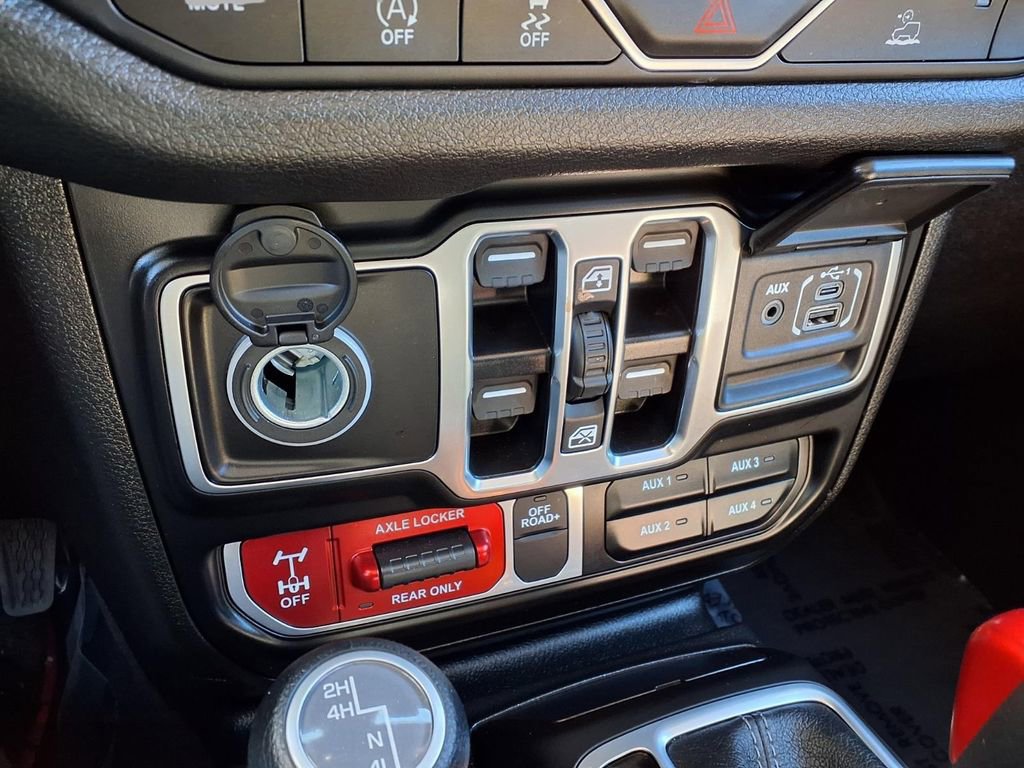 Used 2025 Jeep Wrangler Willys image 10