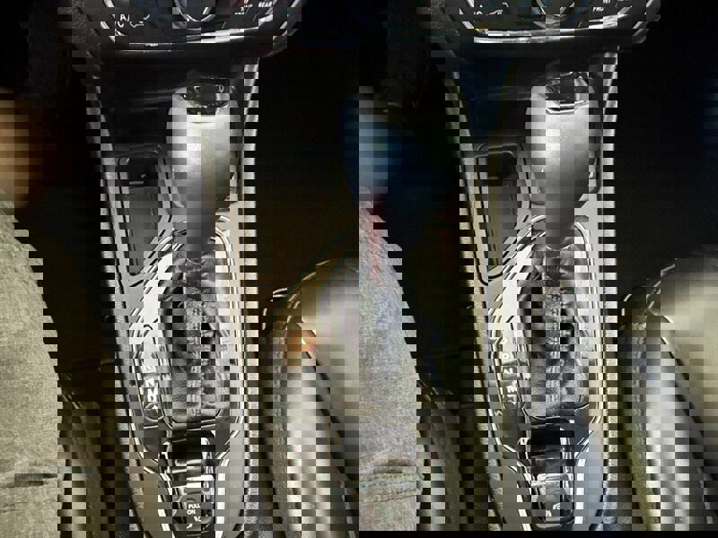 Used 2019 Jeep Cherokee Latitude Plus FWD image 34