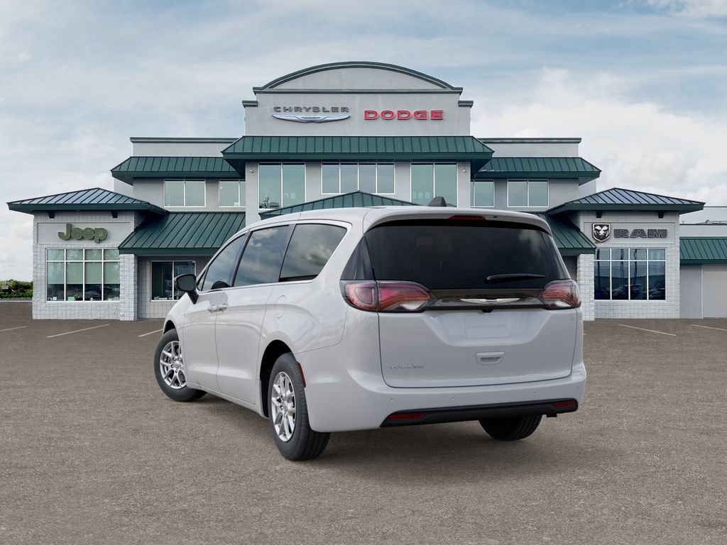 Used 2026 Chrysler Voyager LX FWD image 3