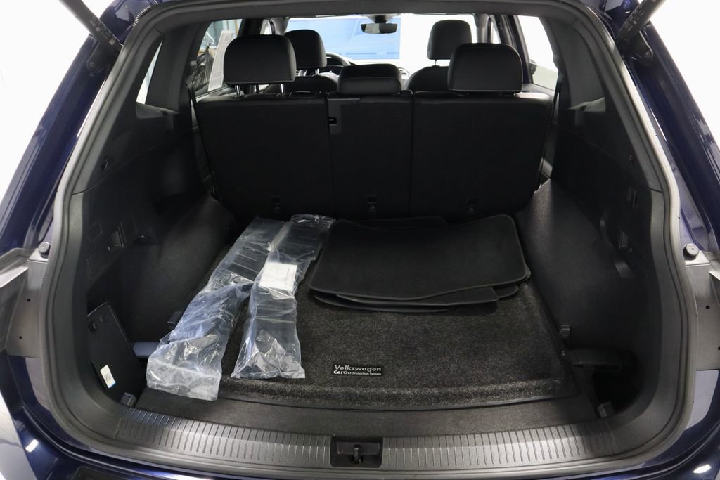 Used 2022 Volkswagen Tiguan SEL R-Line image 15