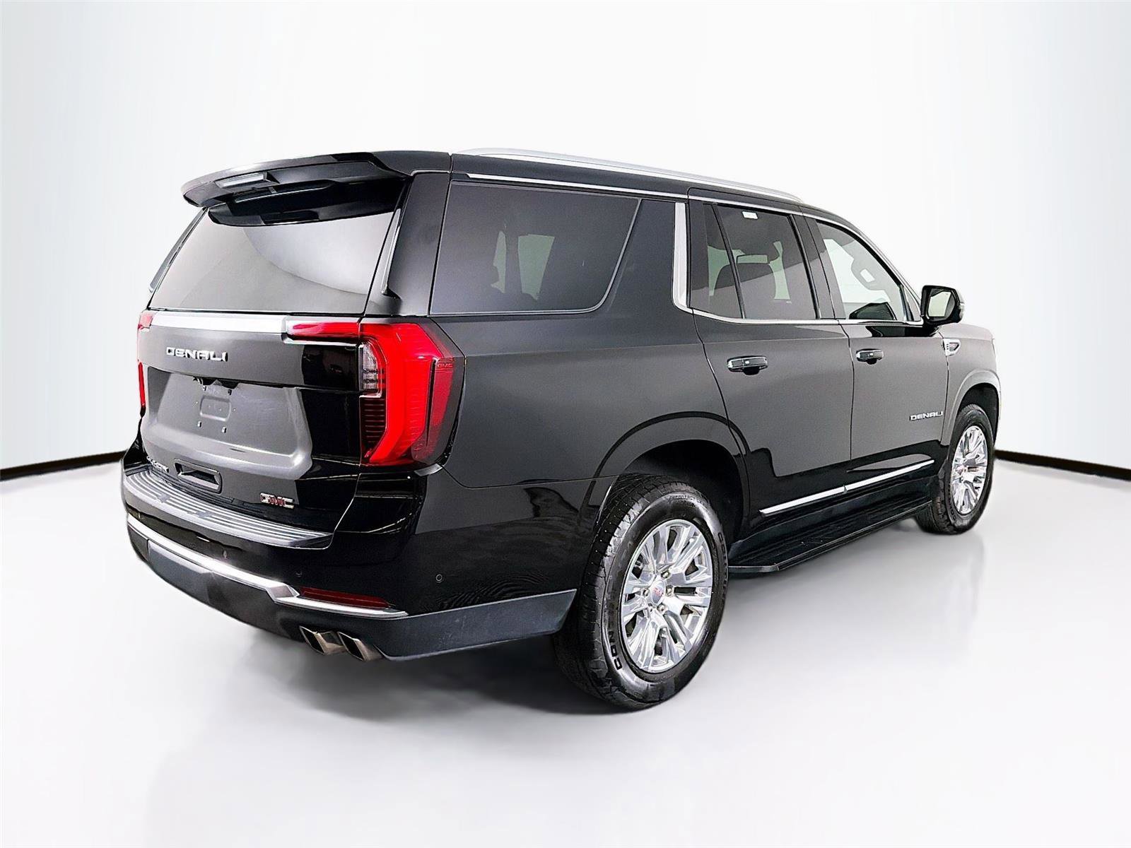 Used 2025 GMC Yukon Denali AWD/4WD image 7