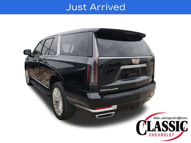 Used 2025 Cadillac Escalade ESV Premium Luxury w/ LPO, Floor Liner Package AWD/4WD image 6