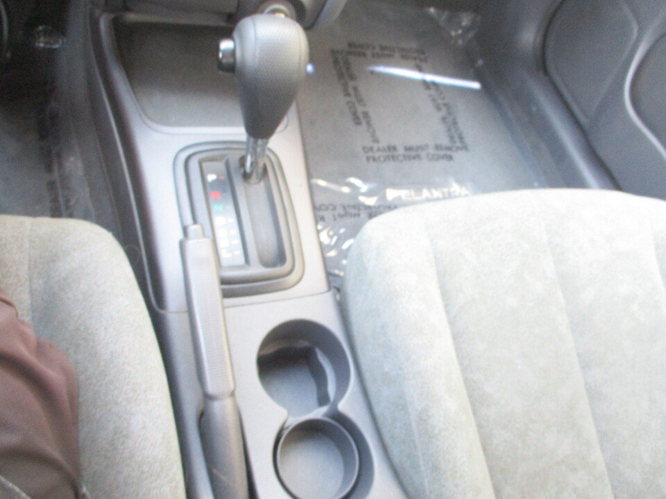 Used 2003 Hyundai Elantra GLS FWD image 31