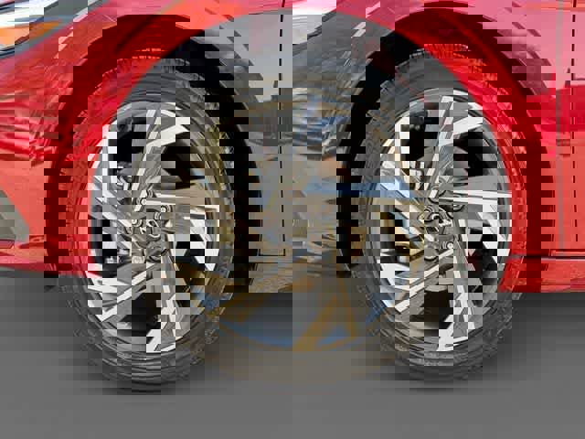 Certified 2025 Hyundai Elantra SEL image 9